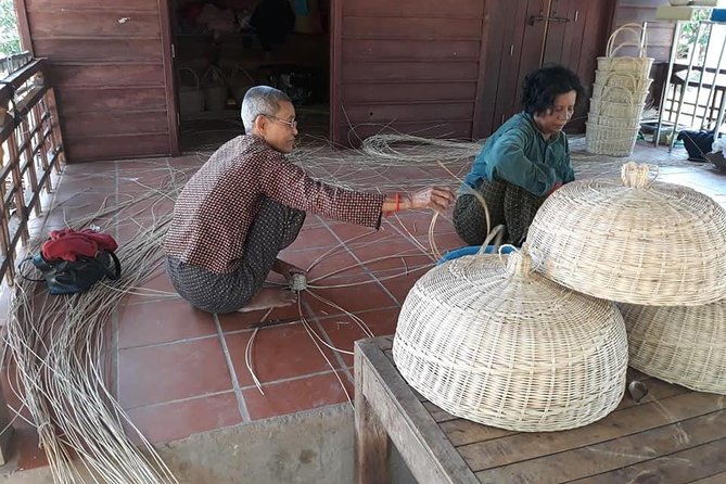 Siem Reap: Silk Farm & Countryside Offbeat Jeep Tour - Vintage jeep comfort and getting the seat right