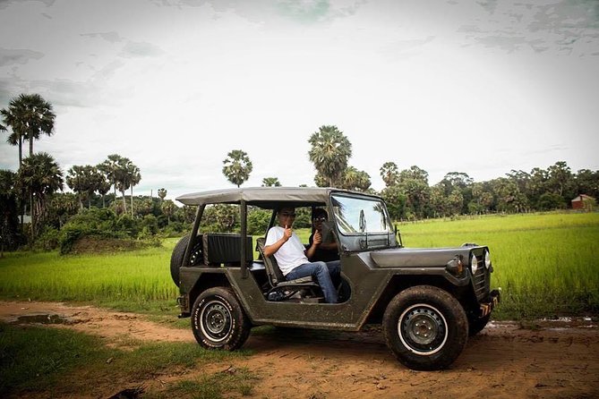 Siem Reap: Silk Farm & Countryside Offbeat Jeep Tour - War museum stop: a quick context break before the countryside