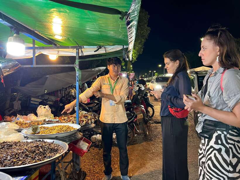 Siem Reap: Street Food Experience by Tuk-Tuk - Made in Cambodia Market: shopping for silk and jewelry between bites