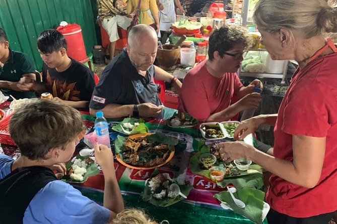 Siem Reap Street Food Tour - What You’ll Eat: Khmer Favorites, Fruit, Sweets, And Bugs
