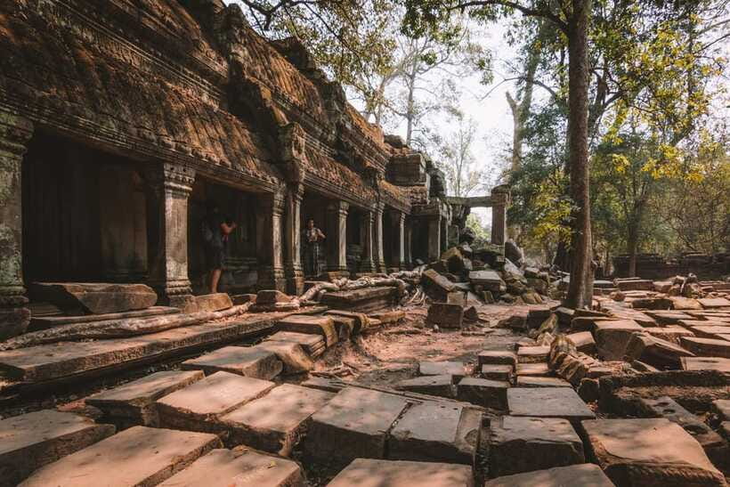 Siem Reap Sunrise Angkor Wat Temple Tour - Angkor Wat first: walking in early light and getting the story while you look