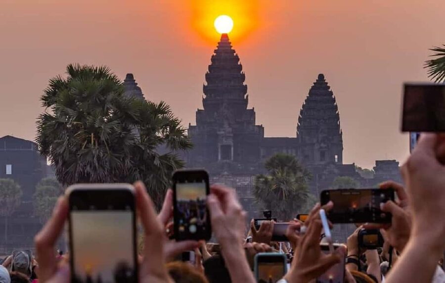 Siem Reap Temple Tour 2-Day with Sunrise/Sunset - Rolous Group temples and Bakong sunset: the ending that clicks