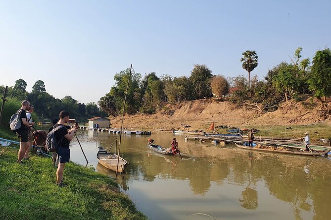 Siem Reap to Battambang Private Guided Tour (Day Trip) - Fishing Village Moments Before Dusk