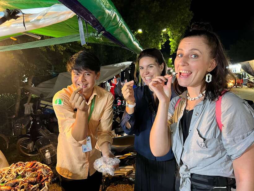 Siem Reap: Tonle Sap and Kampong Phluk Tour with Street Food - Siem Reap street food tasting: what you’ll actually eat (and why it’s fun)