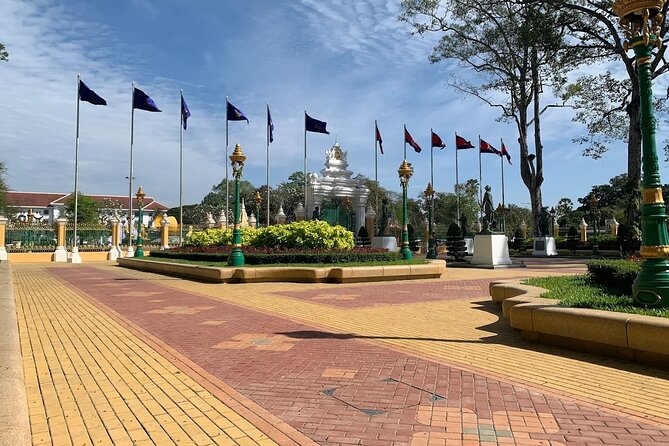 Siem Reap Walking Tour: Landmarks & Hidden Gems - Price and value: $15 for a guided city orientation