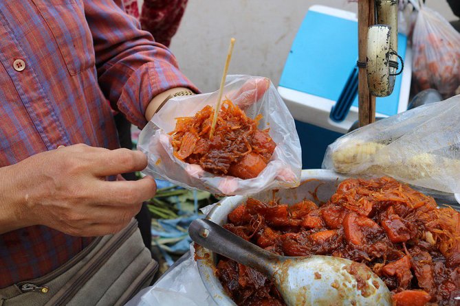 Street Food Tasting Tour including Dinner - Street food at night, with training wheels