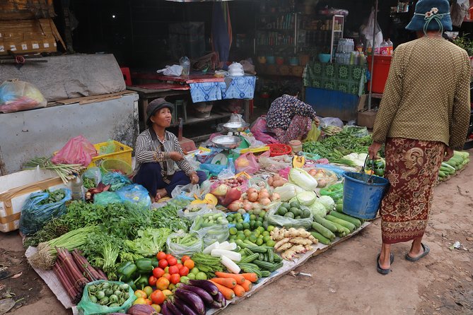 Street Food Tasting Tour including Dinner - Dinner at a local spot: the payoff course