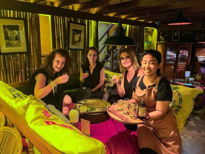 Street Food Tour and Phare Circus with Tuk-Tuk Transfers - Phum Num Banh Chok (ភូមិនំបញ្ចុក): green curry noodle soup in a Khmer classic