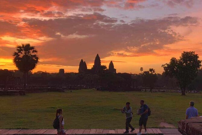 Sunrise Angkor Wat, Angkor Thom Ancient Capital, Ta Promh - VIP A/C comfort: the practical side of an early temple day