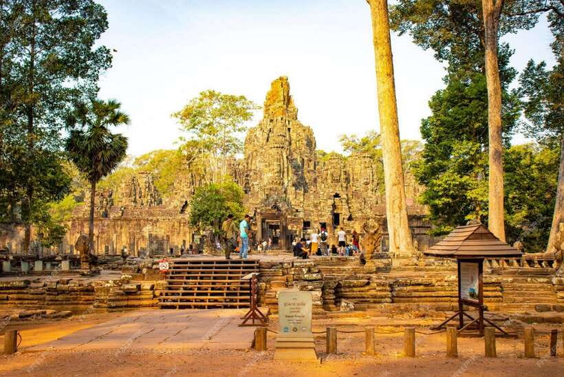 Sunrise at Angkor Wat and Small Tour with Tours Guide - Angkor Wat: Sunrise, then guided walking time