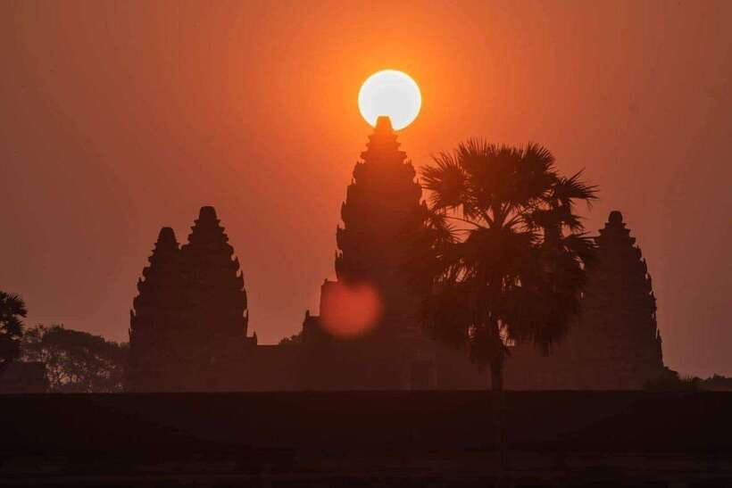 Sunrise at Angkor Wat Temple: 3-Hour Private Tour - Angkor Wat at sunrise: what happens in those 2.5 hours