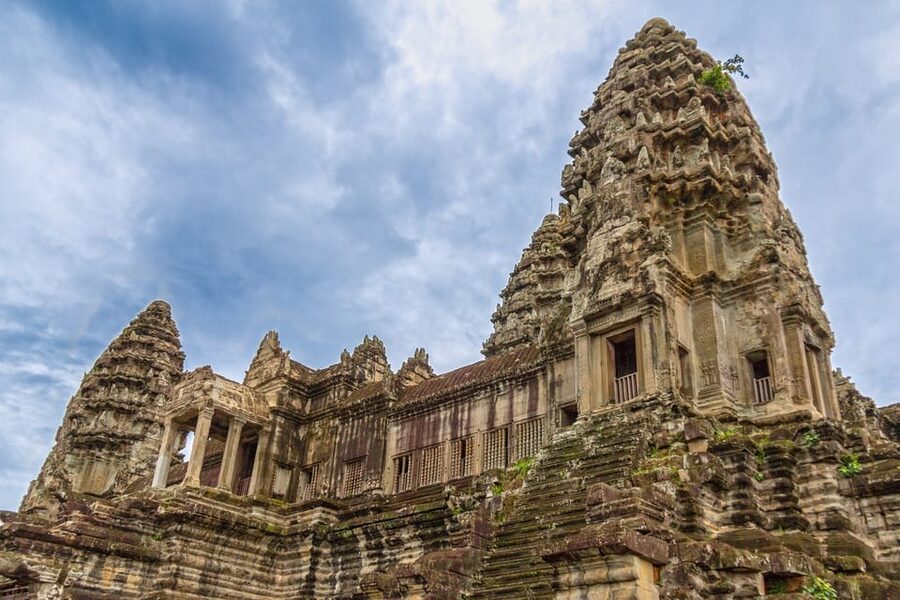 Sunrise at Angkor Wat Temple: 3-Hour Private Tour - After the sun: walking the complex and knowing what to wear