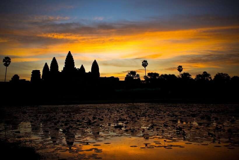 Sunrise at Angkor Wat Temple: 3-Hour Private Tour - Weather, crowds, and setting your expectations