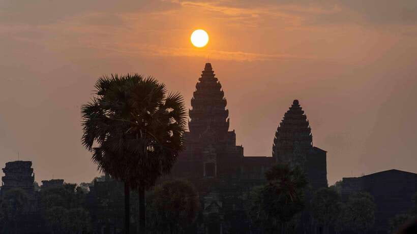 Sunrise at Angkor Wat Temple: 3-Hour Private Tour - Private van and guide: how you get better sunrise angles