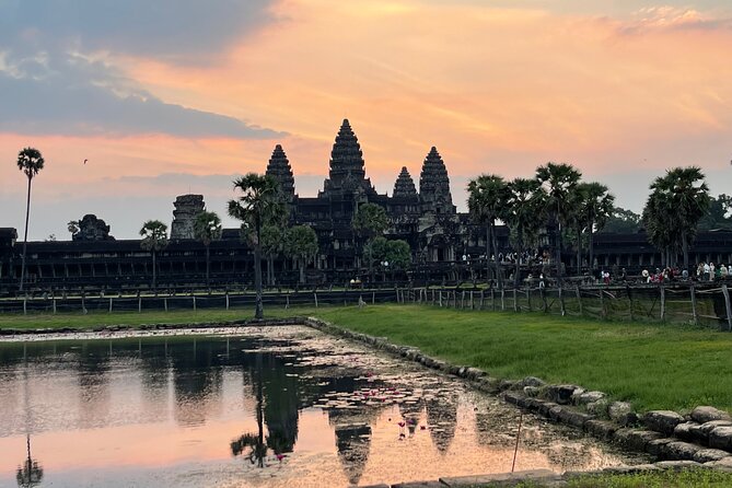 Sunrise in Angkor and Banteay Srei Private Tour - Sunrise at Angkor Wat: the timing that makes the whole day work