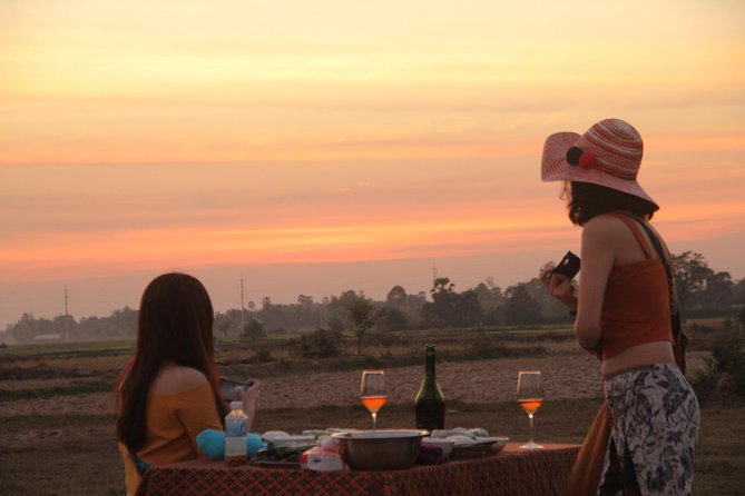 Sunset Dinner at Rice Paddy Fields - Dinner with a sunset view: where you eat matters