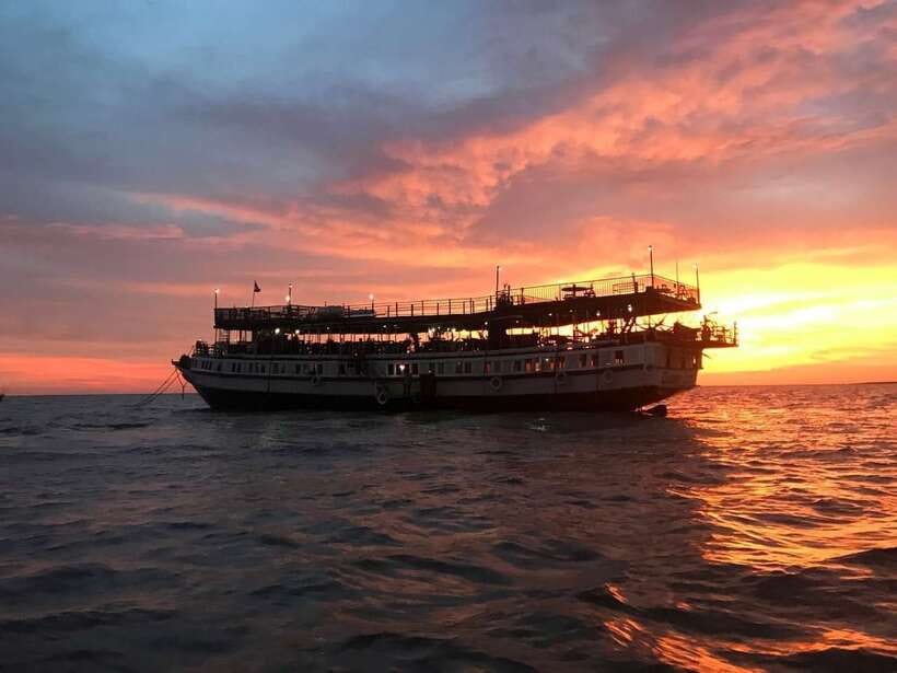 Sunset Dinner Tour: Tonle Sap Lake Floating Village - Tonlé Sap sunset cruise: why floating villages feel special here