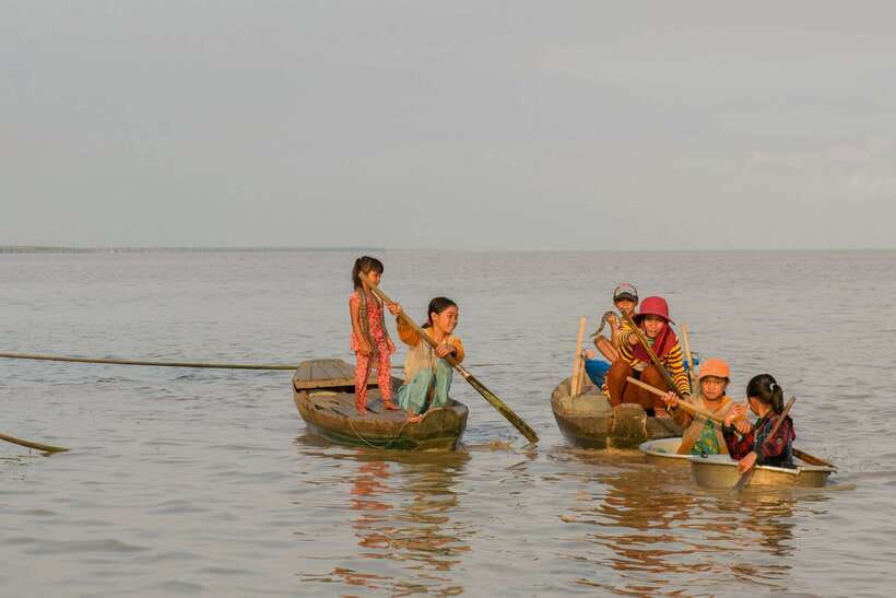 Sunset Dinner Tour: Tonle Sap Lake Floating Village - Pickup and the lotus farm stop: the calm start before the water magic