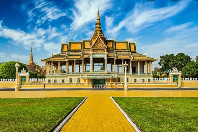 Taxi Siem Reap to Phnom Penh-English Speaking Driver - Comfort Stops and Drinking Water: Small Inclusions, Big Payoff