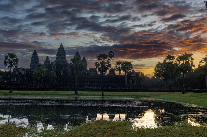 The Magnificent Angkor Wat - Ta Prohm: the jungle look that earns its movie reputation