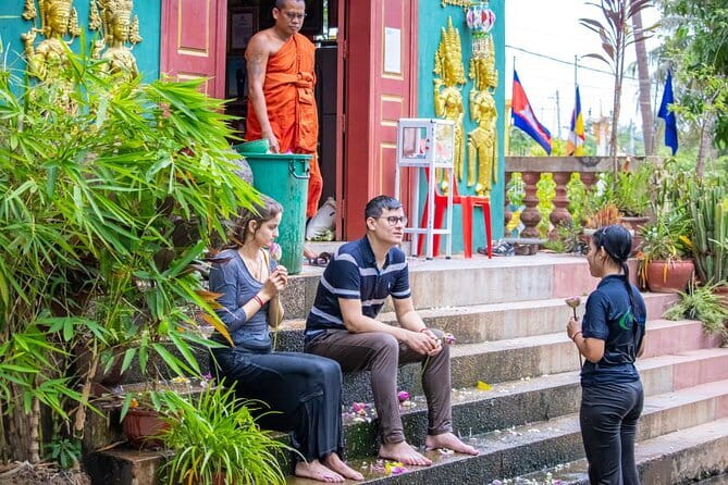 Traditional Khmer Water Blessing by Monk and Lotus Farm Visit - Psar Chaa Old Market Snack Stop: Fried Banana and Sweet Potato