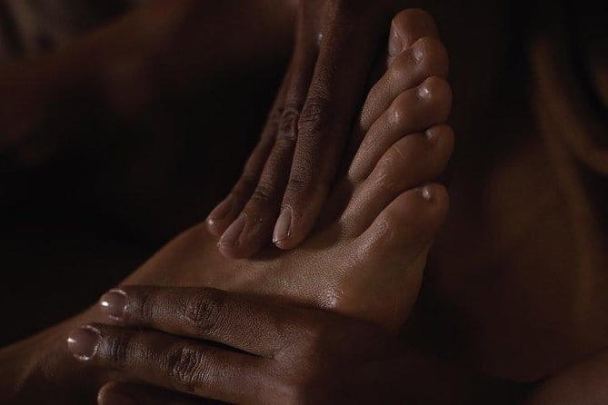 Traditional Reflexology Feet Massage in Siem Reap - Pub Street pickup point at Bodia Spa: how the session starts