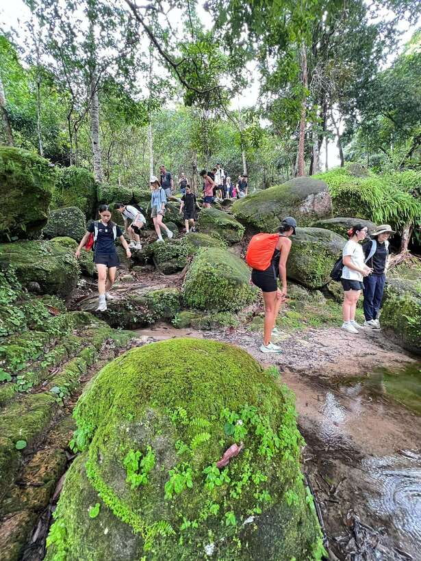 Trekking Tour at Phnom Kulen National Park from Siem Reap - Getting picked up and starting the climb at Preah Ang Jub