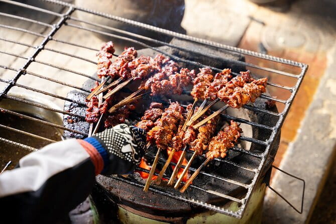 Ultimate Siem Reap Food Tour by Tuk Tuk - 20 Tastings, 8 Stops - Wat Damnak to tuk tuk mode: how the tour starts