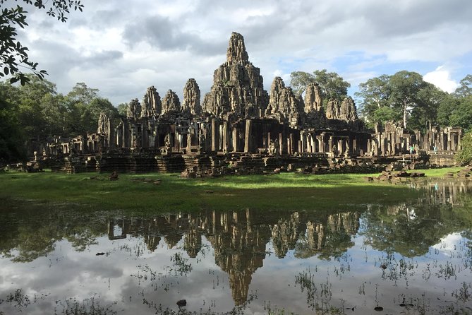 Unveiling 2 Days Private Angkor Wat/Beyond In Sunrise/Sunset Tour - Angkor Wat at sunrise: where the light hits the towers