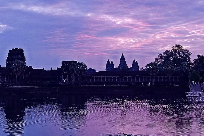 Unveiling 2 Days Private Angkor Wat/Beyond In Sunrise/Sunset Tour - What to wear and bring for sunrise, sacred sites, and temple stairs