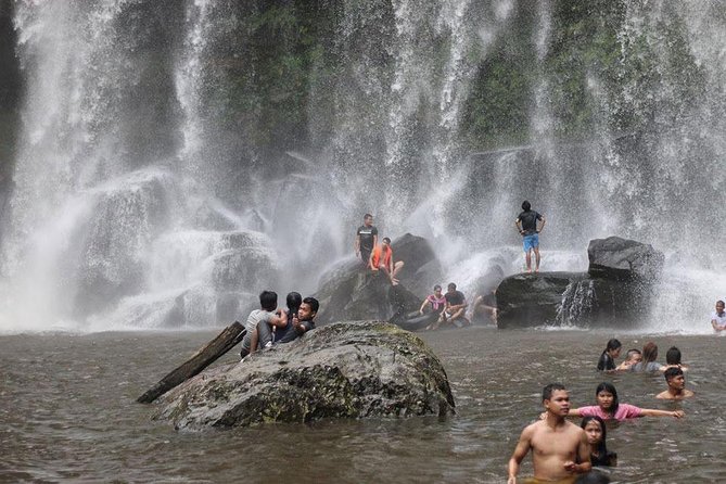 Waterfall & River of 1000 Siva Linga- Kulen Mountain Private Tour - Preah Dak Village stop: a quick look at local life and crafts