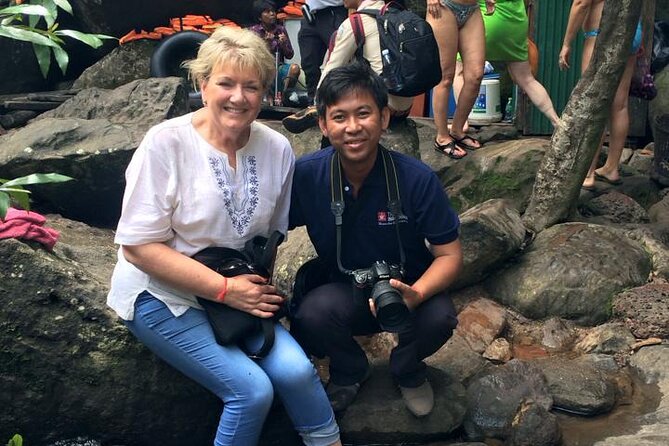 Waterfall & River of 1000 Siva Linga- Kulen Mountain Private Tour - Preah Ang Thom pagoda and the climb toward the reclining Buddha
